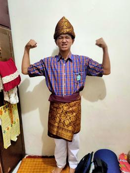 Product Review of Tanjak Dan Rumpak Dewasa Sarung Songket Khas Palembang Asli Adat Melayu Riau Malaysia Modern Mewah from d**i 0