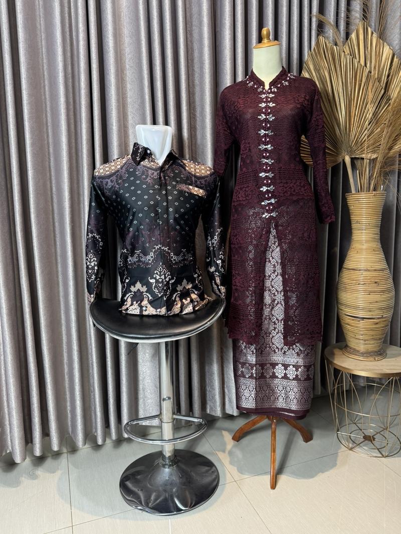 Product Introduction of Aywears - Set couple pasangan BURGUNDY kebaya brukat kurung malika dan rok songket dan kemeja battik pasanga.  Kondangan Wanita Pesta 7