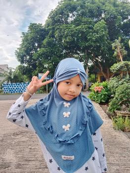 Product Review of Hijab anak aqila untuk 4-10 tahun bahan strada premium from A** U**i ** 0