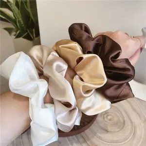 Ikat Rambut Korea / Scrunchie Satin / Cepol Hijab / Aksesoris Rambut Fashion Korea / Kuncir Rambut / Karet Rambut Medium