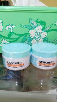 Product Review of Viva Sunscreen Foundation Cream - UV Filter 22gr from B**1 0