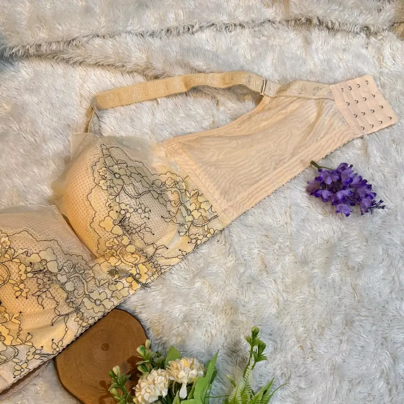 [ isi 3 pcs ] Bra wanita Kawat Tanpa Busa Bra Push up Cup B Size 34-40 Kait 4 Bra Penekan Lemak art 8778j 1