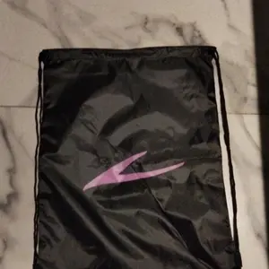 Gymsack Sepatu Olahraga Hitam