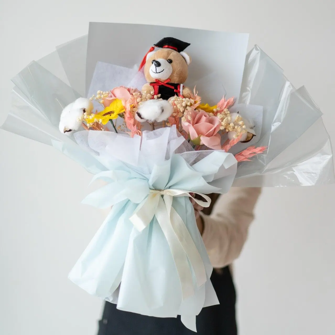Flowers on the grave 4 Inch Convo Bear With Sunflower And Soap Rose Bouquet For Graduation Convocation Day Gift Decoration Celebration