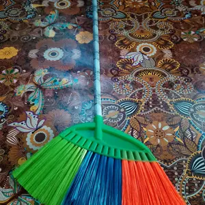 Sapu Lantai Nylon Best Quality dengan Gagang Kayu Plastik untuk Membersihkan Area Sulit