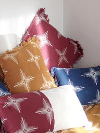 Gambar Batik Fractal Sarung Bantal Persegi Kotak Batik Bintang Warna Biru dari Batik Fractal Kota Bandung 5 Tokopedia