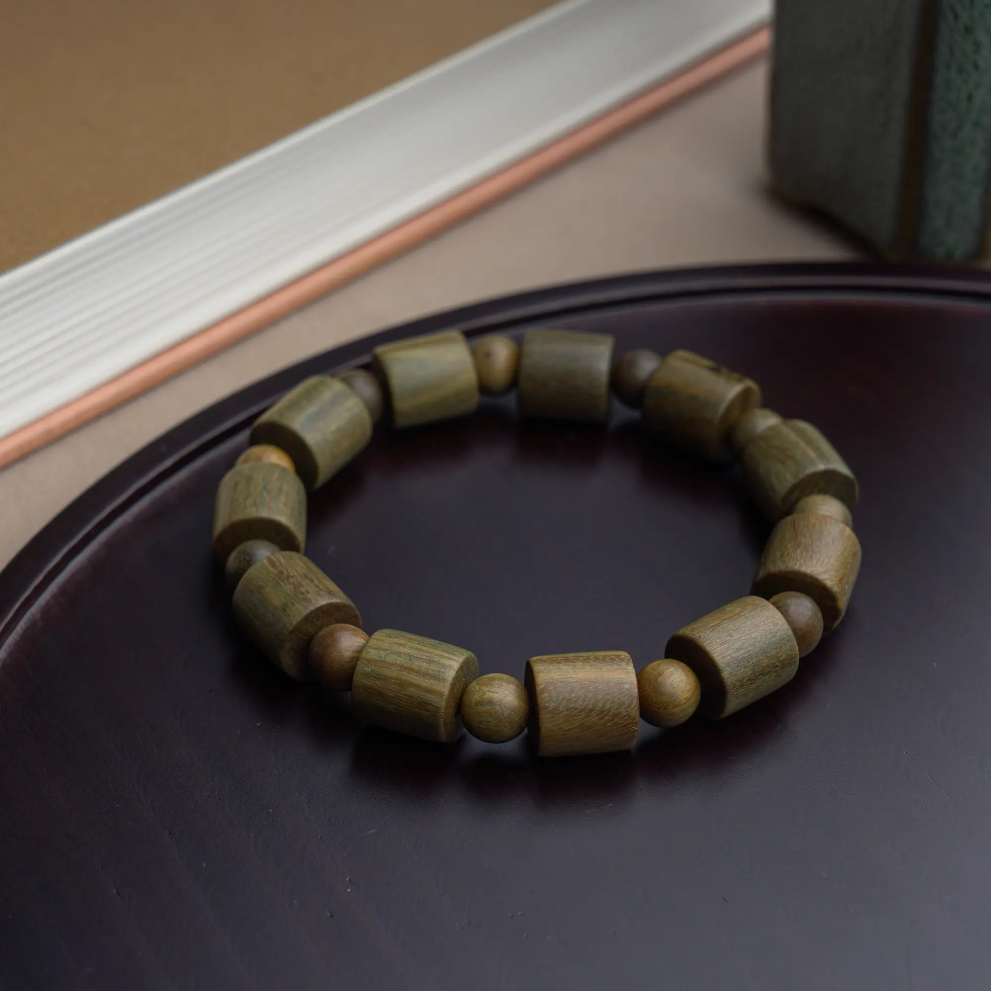 Green sandalwood 12mm single loop bracelet