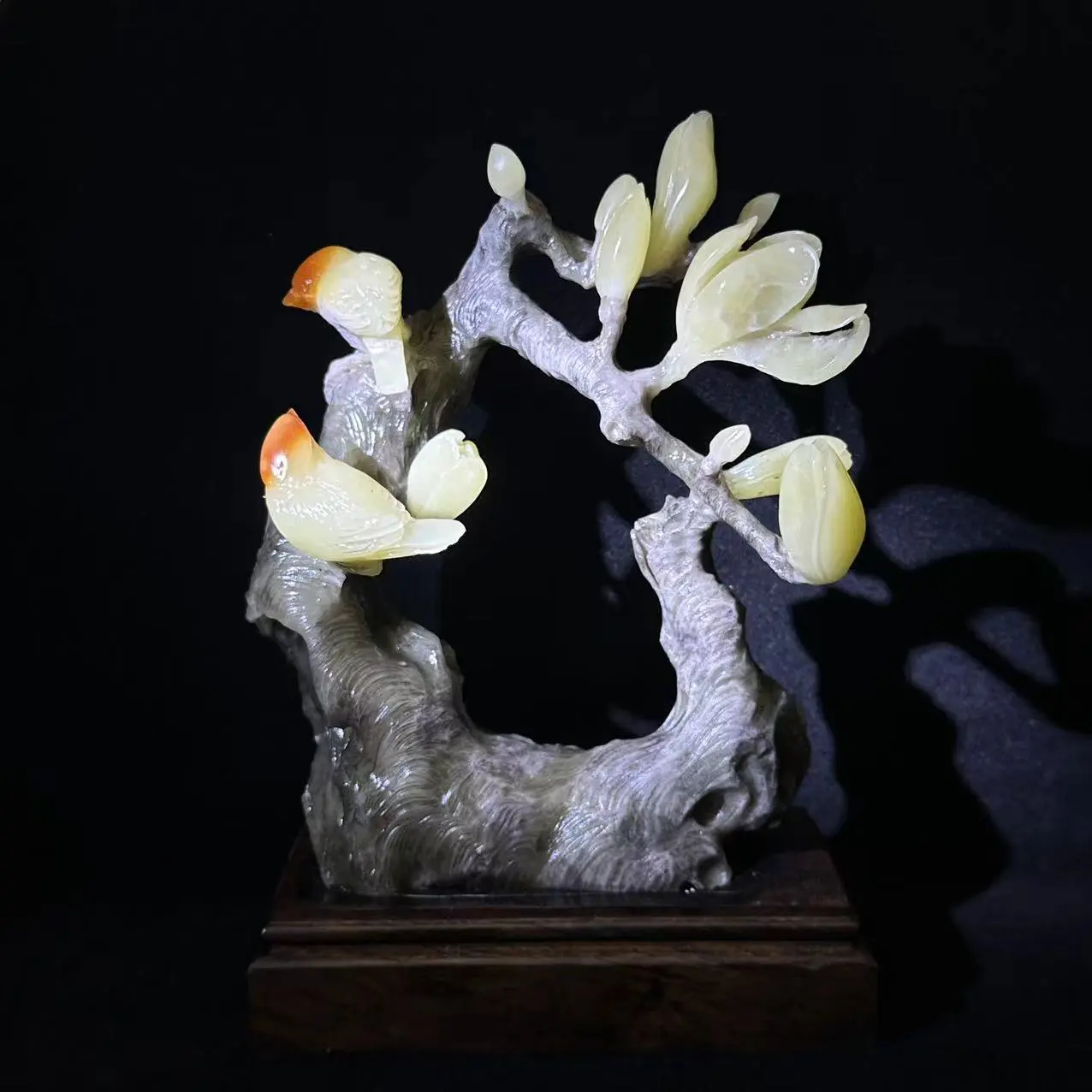A hibiscus stone flower and bird ornament Shoushan stone flower and bird ornament white red Chinese traditional culture Shoushan flower and bird ornament collection