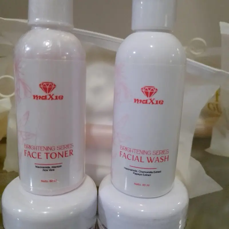 Cream Maxie Skincare BPOM Kemasan Baru RANDOM Tekstur Lebih SOFT Mencerahkan Perawatan Wajah Memutihkan Pencerah Pelembab 3
