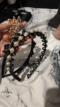 Product Review of Bando Rambut Fashion Dengan 18 Buah Aksesoris Lucu Cantik BND13 Hiasan Manik from A**✨ 0