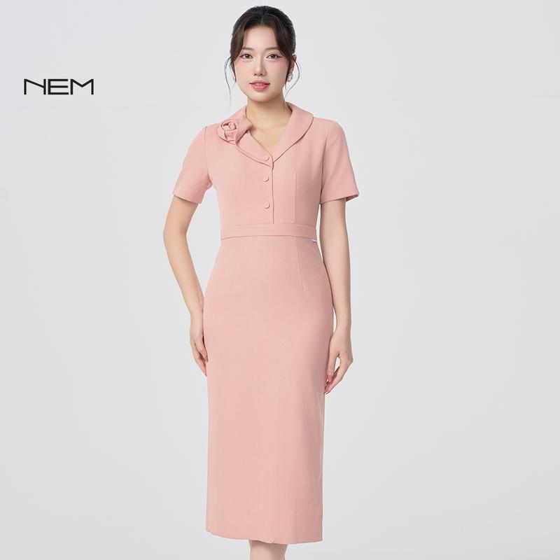 ĐẦM HỒNG THIẾT KẾ CỔ VEST NEM FASHION D42962