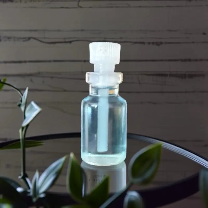 1 Botol kecil Mustika ayu minyak oles Takshuku