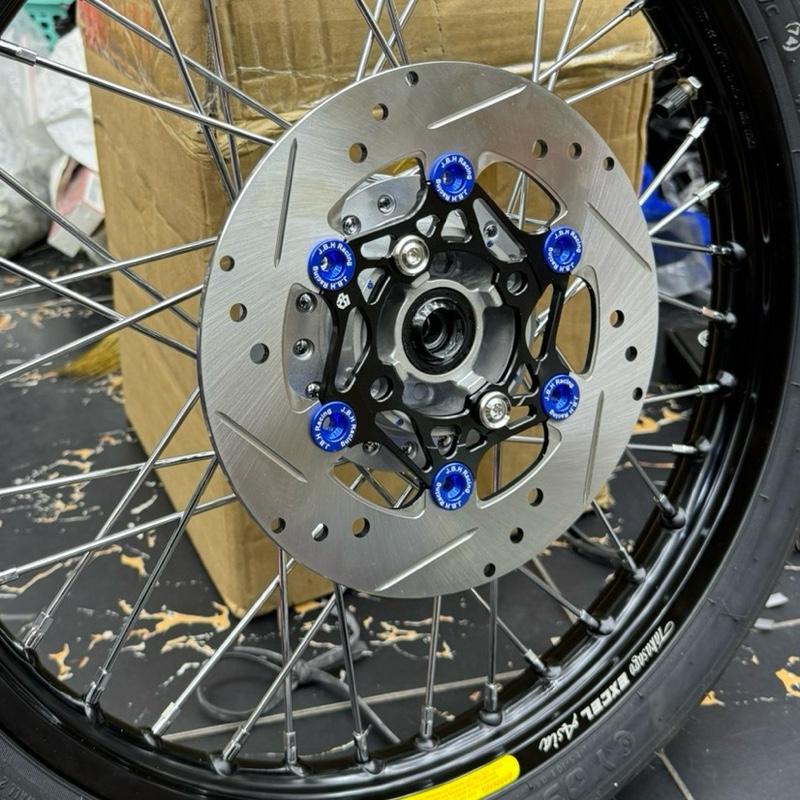  Đĩa thắng JBH và RD size 220mm gắn cho nhiều dòng xe phổ thông  ex wave fuled s110 rsx  đĩa 4 lỗ bằng. Kèm ốc đĩa CNC 304 