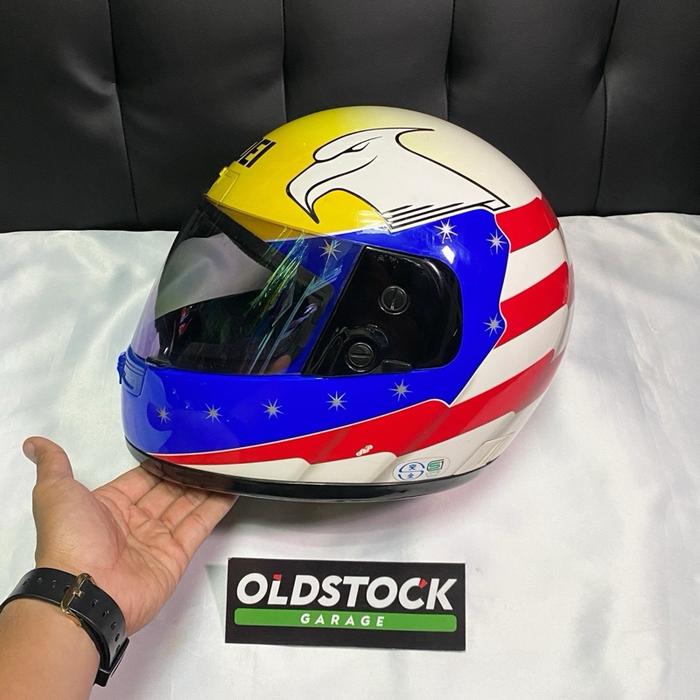 laura smith helmet Laura Smith