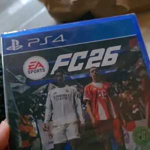 PS4 EA Sports PS4 FC 26 Edisi Inggeris - Game Sepak Bola dengan 20000+ Pemain Asli & Mode Baru untuk Pengalaman Terbaik