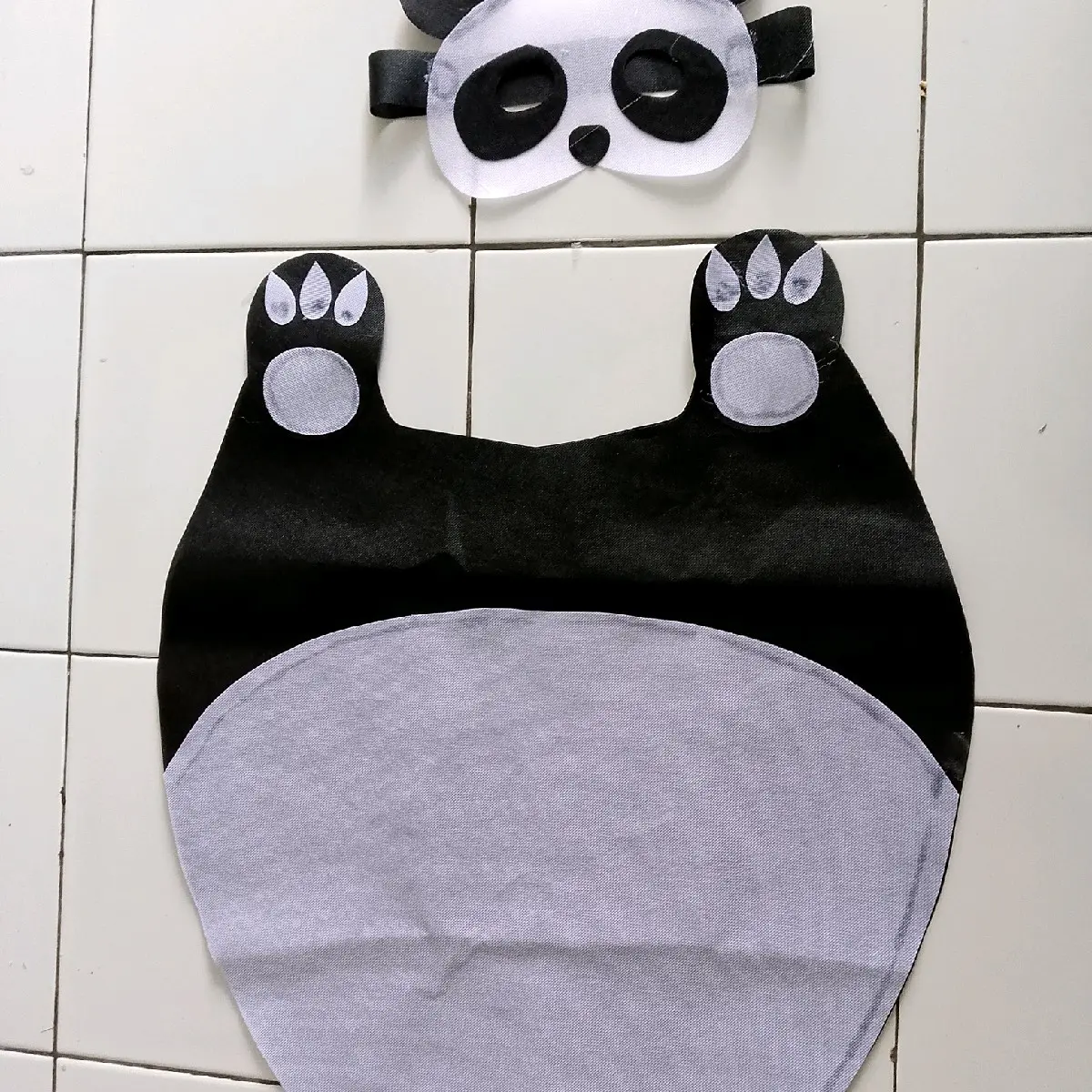 kostum karnaval hewan panda