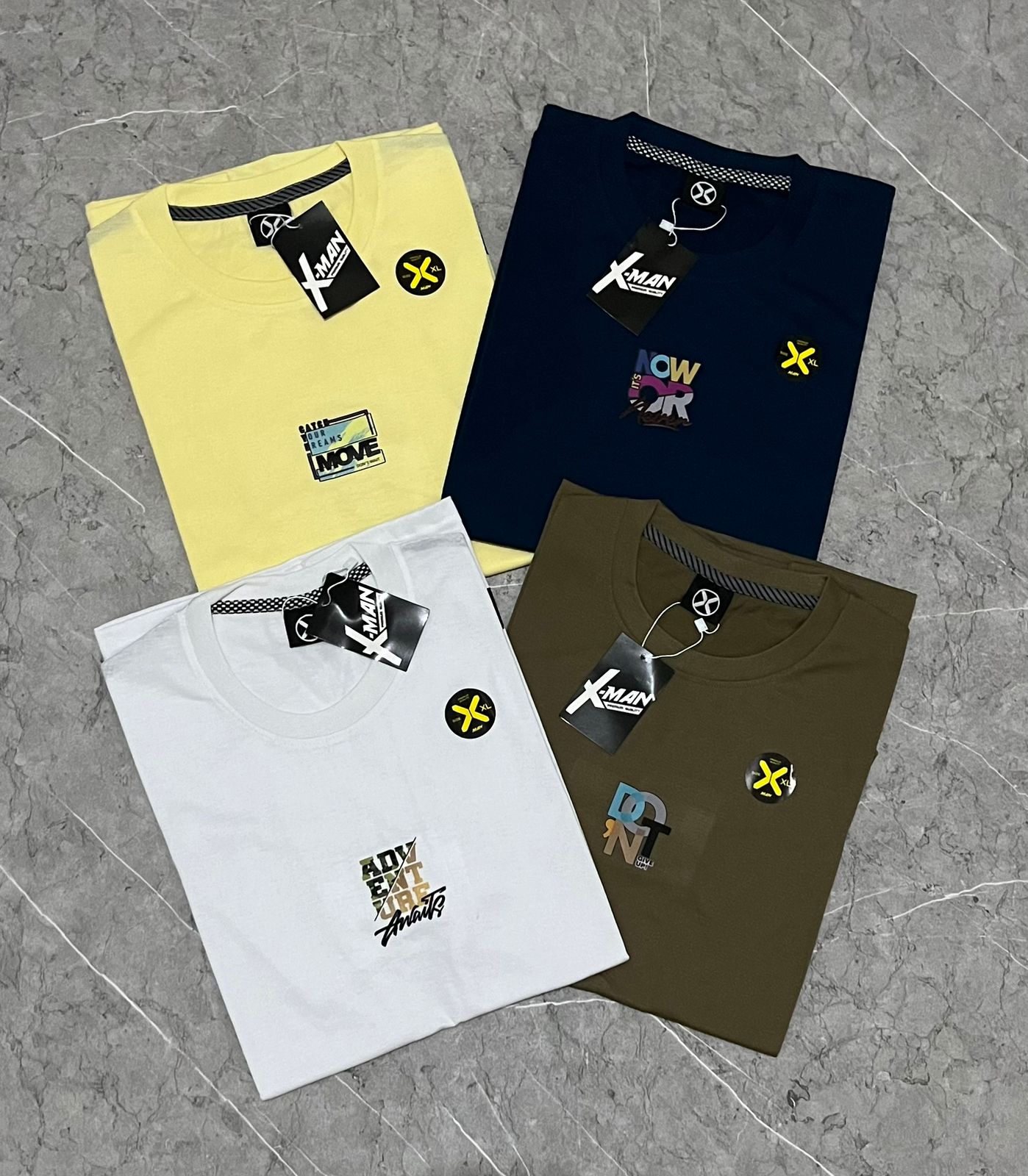 PAKET 4PCS 100RB KAOS DISTRO PRIA DAN WANITA TERLARIS SIZE M-L-XL-XXL-3XL / KAOS PRIA DISTRO / KAOS DISTRO COWOK