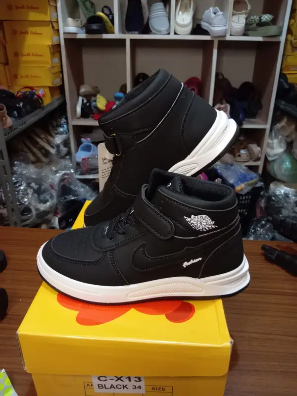 Sepatu Anak Laki-laki Anti Selip Motif Terbaru - Youth Balance - Fashion 1