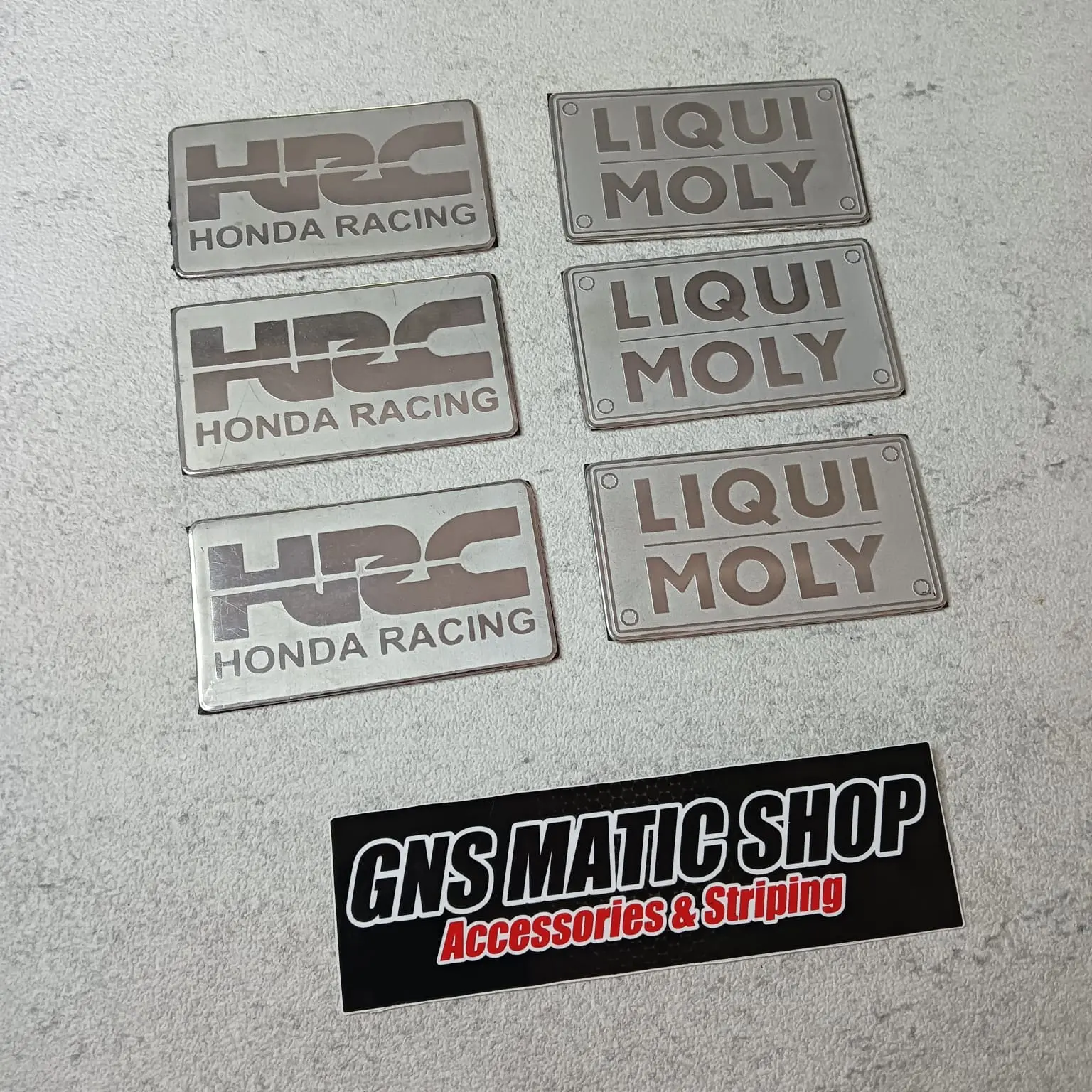 emblem hungger titanium emblem hungger airblade / stiker hungger EMBLEM LOGO BIG TITANIUM UNTUK HUGGER AIRBLADE