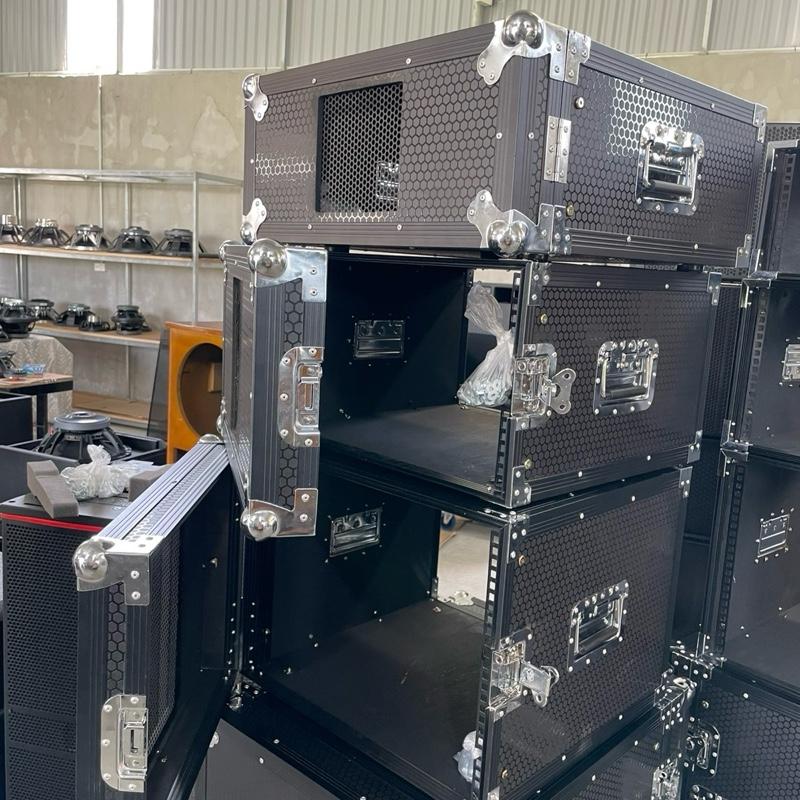 TỦ THIẾT BỊ ÂM THANH CÓ 1 NẮP TRỨỚC 4u-6u-8u 1 cái