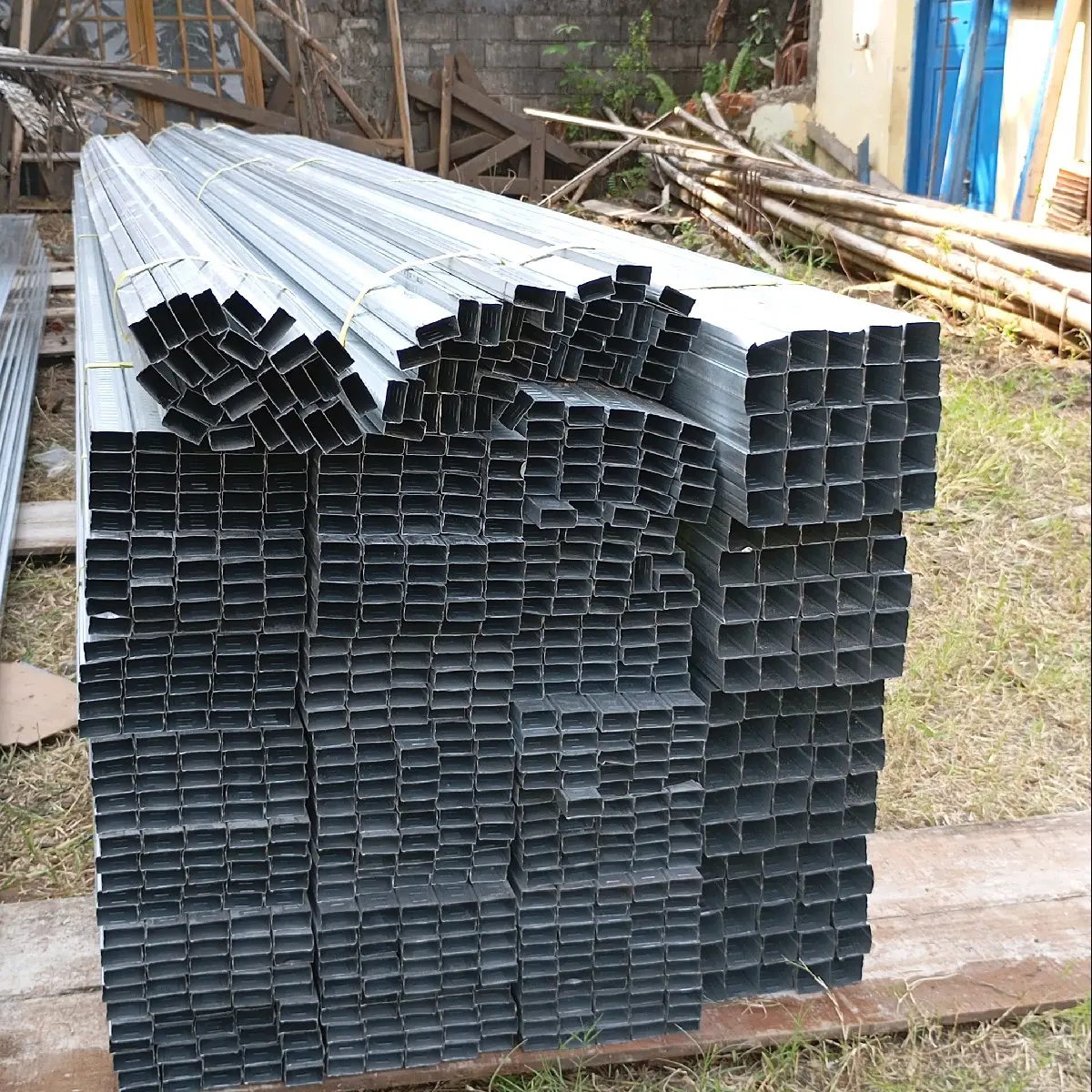 Hollo Baja Ringan Ukuran 2x4 dan 4x4