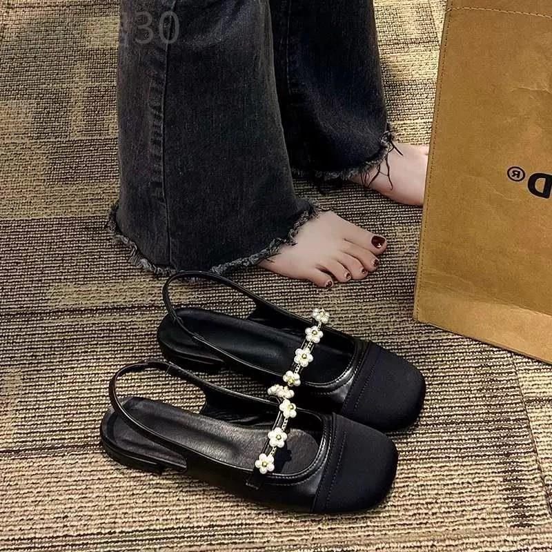 Product Introduction of Sandal Flat Shoes Wanita Import Terbaru Motif Bunga Sandal B27 4