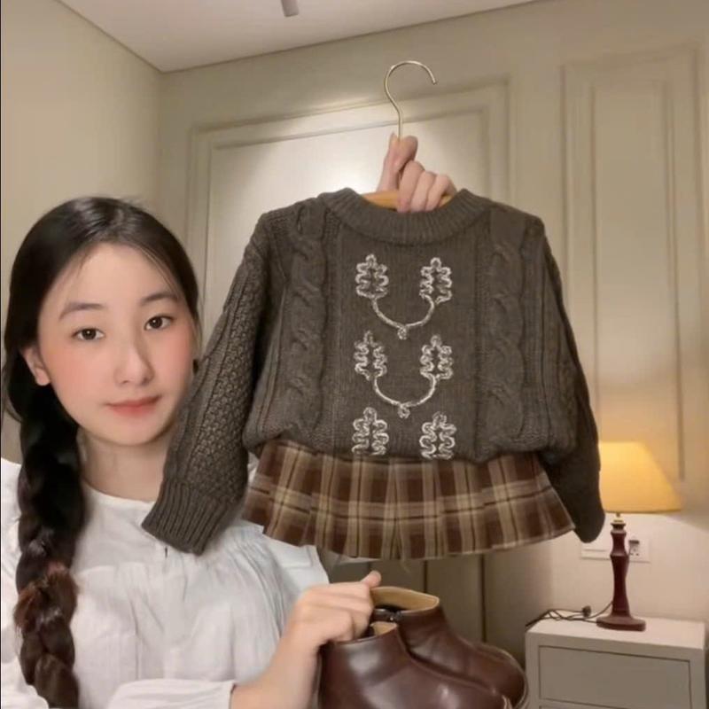 670 Áo len nâu vặn thừng siêu xinh cho bé