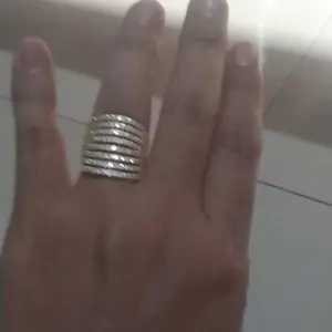 Perhiasan Wanita Cincin Titanium Mewah Motif Rose Gold Permata Cantik Terbaru 2025