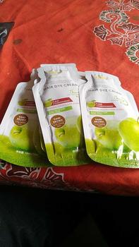 Product Review of 【Fajazz】【COD】Pewarna Rambut Beli 5 Gratis 1 Masker Rambut=160ML, Pewarna Rambut Alami, 2 in 1 Pewarna dan Perawatan, Pewarna Rambut Unisex, Pewarnaan Cepat, Cocok untuk Rambut Putih from U**h B**s 0