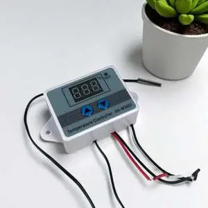 Digital Temperature Control Thermostat Microcomputer 12V - XH-W3001 - No Color