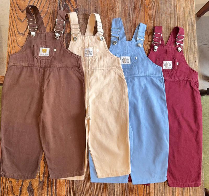 Quần yếm kaki hai dây JEANBECO yếm kaki dáng dài túi trước in little bear unisex bé gái bé trai form rộng QYD007