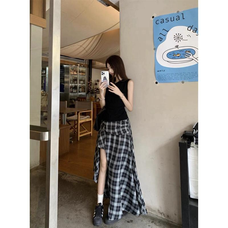 Set áo thun sát nách nữ phối chân váy dài kẻ caro xẻ tà  Set đồ nữ sang chảnh mặc hè đi biển du lịch