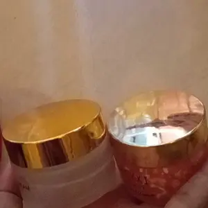 【HEYXl】【BPOM】【Kemasan Lama dan Kemasan Baru dikirim Secara Acak 】 Mencerahkanwarna kulit【30g】Melembapkan kulit/Meratakan warna kulit/Menjaga kulit halus