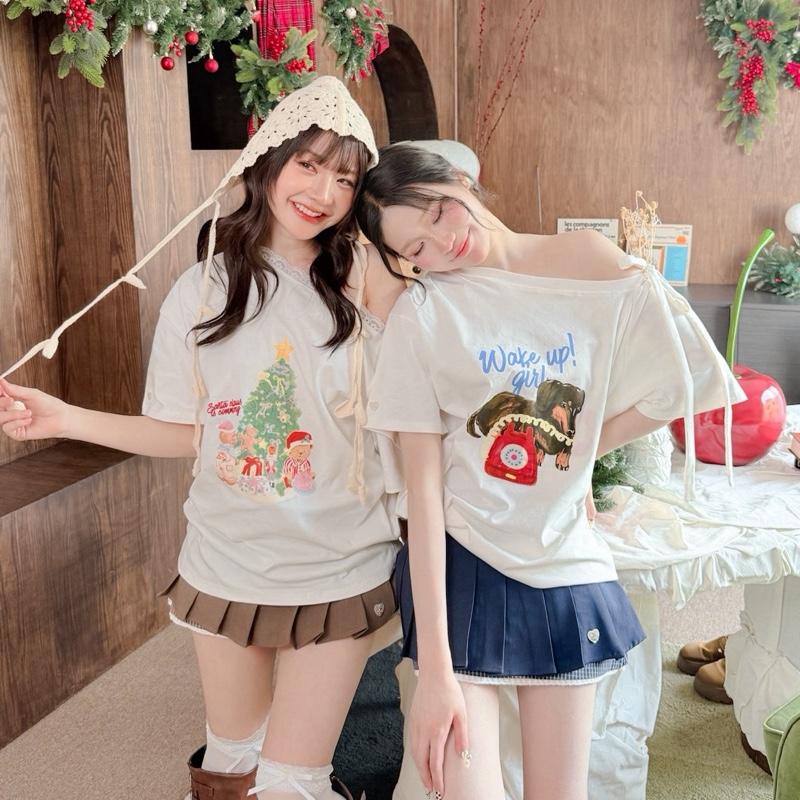 RIKA Dobby เสื้อยืดoversizeปาดไหล่ข้างเดียว