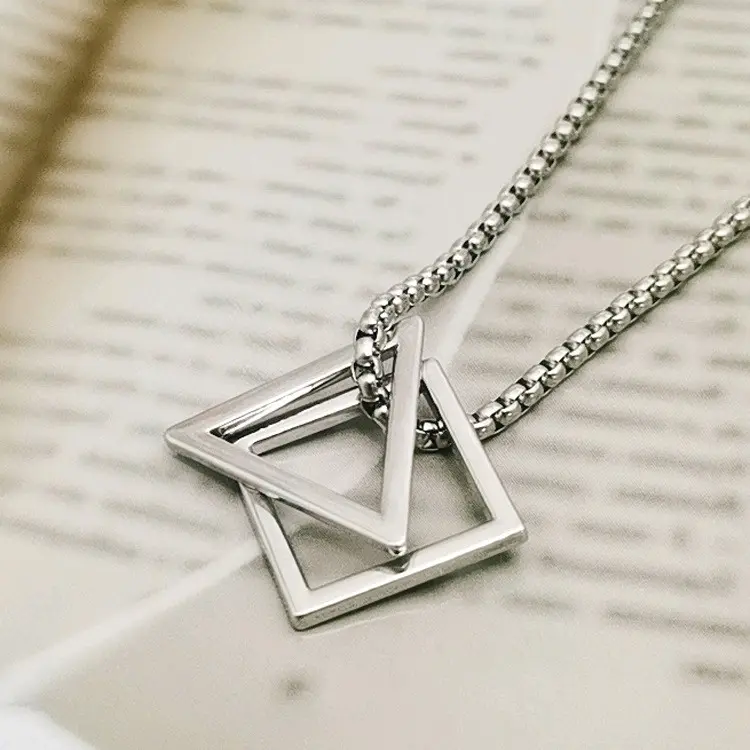 Kalung Rantai Liontin Geometris Metalik Segitiga Rocky Ins Fashion Model Metal Triangle - Hadiah 3