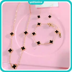 SET PERHIASAN EMAS WANITA MODEL CLOVER GERIGI 9 MM Titanium Kayu Permata