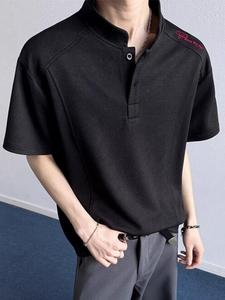 メンズヘンリーカラー刺繍入りショートTシャツ、春夏レギュラーフィットトップス、アメリカンヴィンテージの若者スタイルポロシャツ、カジュアルインナー