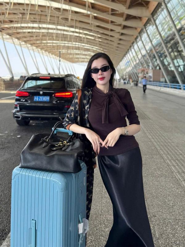    Hàng QC CV3225  Chân Váy Lụa Dày Dáng Đuôi Cá 3225 Nhẹ – Chun Co Giãn Khóa Sườn Tiện Mặc Dài 94-100cm 