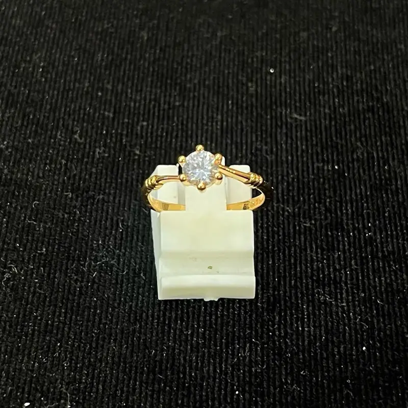 Cincin Permata Putih - Mewah, Elegan & Glamour Cincin Permata Putih - Mewah, Elegan & Glamour