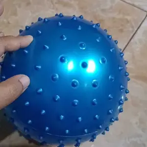 Mainan Bola Karet Duri Mainan Sepak Bola Pompa Bola Duri 20cm JM