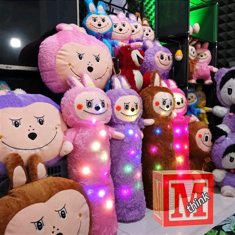 BONEKA GULING LABUBU TINGGI 70CM PAKAI LAMPU LED NYALA THE MONSTER EXCITING MACARON Toys Mainan Hadiah 0