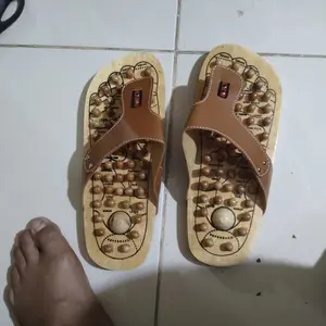 Sandal Kesehatan untuk Meningkatkan Kesehatan Tubuh dan Mengurangi Tanda-tanda Penuaan - Darah, Alat, Leher - Terapi