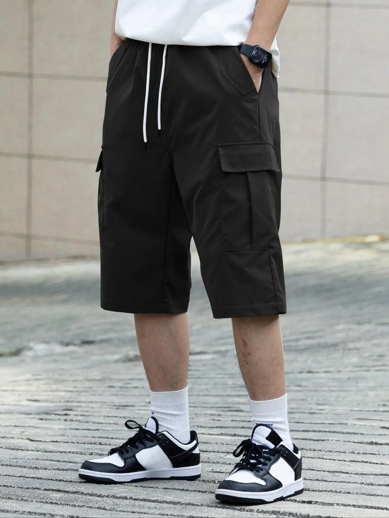 Men's Solid Multi-pocket Cargo Shorts, Regular Fit Casual Elastic Waist Shorts for Summer, Fashion Men's Bottoms for Daily Wear