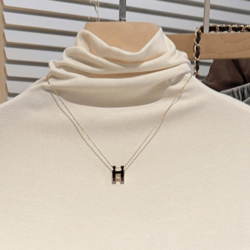 Product Introduction of Shoulder-length black half-high neck mid-sleeve t-shirt women's pre-fall 2024 undershirt with five-quarter sleeve top 7