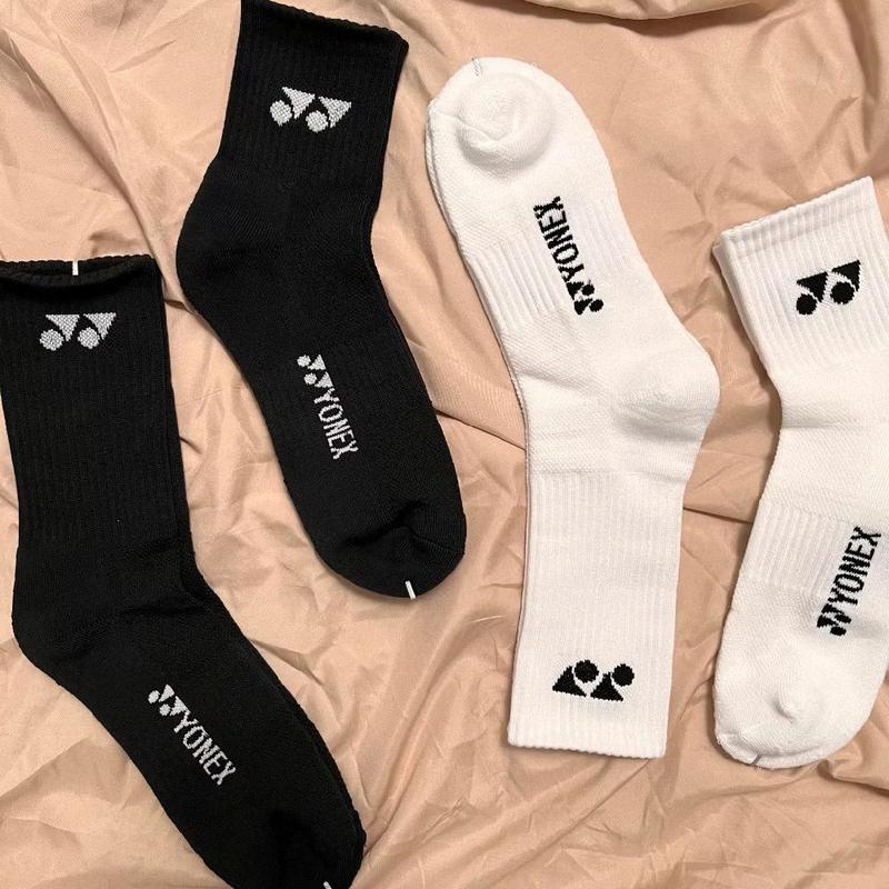 TẤT VỚ YONEX CỔ TRUNG - CỔ CAO LÓT BÔNG ĐỆM XÙ TRẮNG , ĐEN FREESIZE NAM , NỮ 0