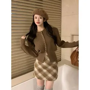Mikola Cardy Cardigan rajut Wanita Korean style O neck Variasi Berkancing Gold Lengan Panjang Atasan Crop Baju Kardigan Knitwear Outer