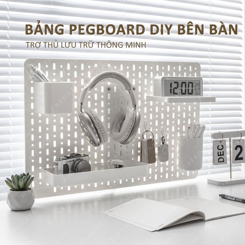 Bảng lỗ pegboard sắp xếp phụ kiện decor trong gia đình hoặc phòng game có thể gắn với kệ đẩy mini đa năng có bánh xe