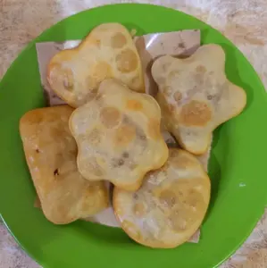 Cireng isi 35pcs khas bandung isi olahan panir abon semua hanya beda2 bentuk Makanan Instan