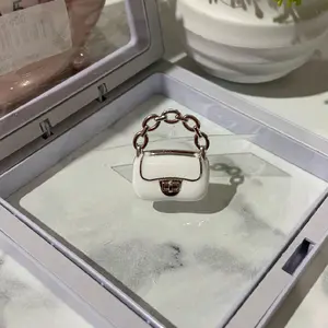 Bros Kecil Model Tas Unik untuk Fashion Sehari-hari Aksesori Stylish dan Praktis - Clips