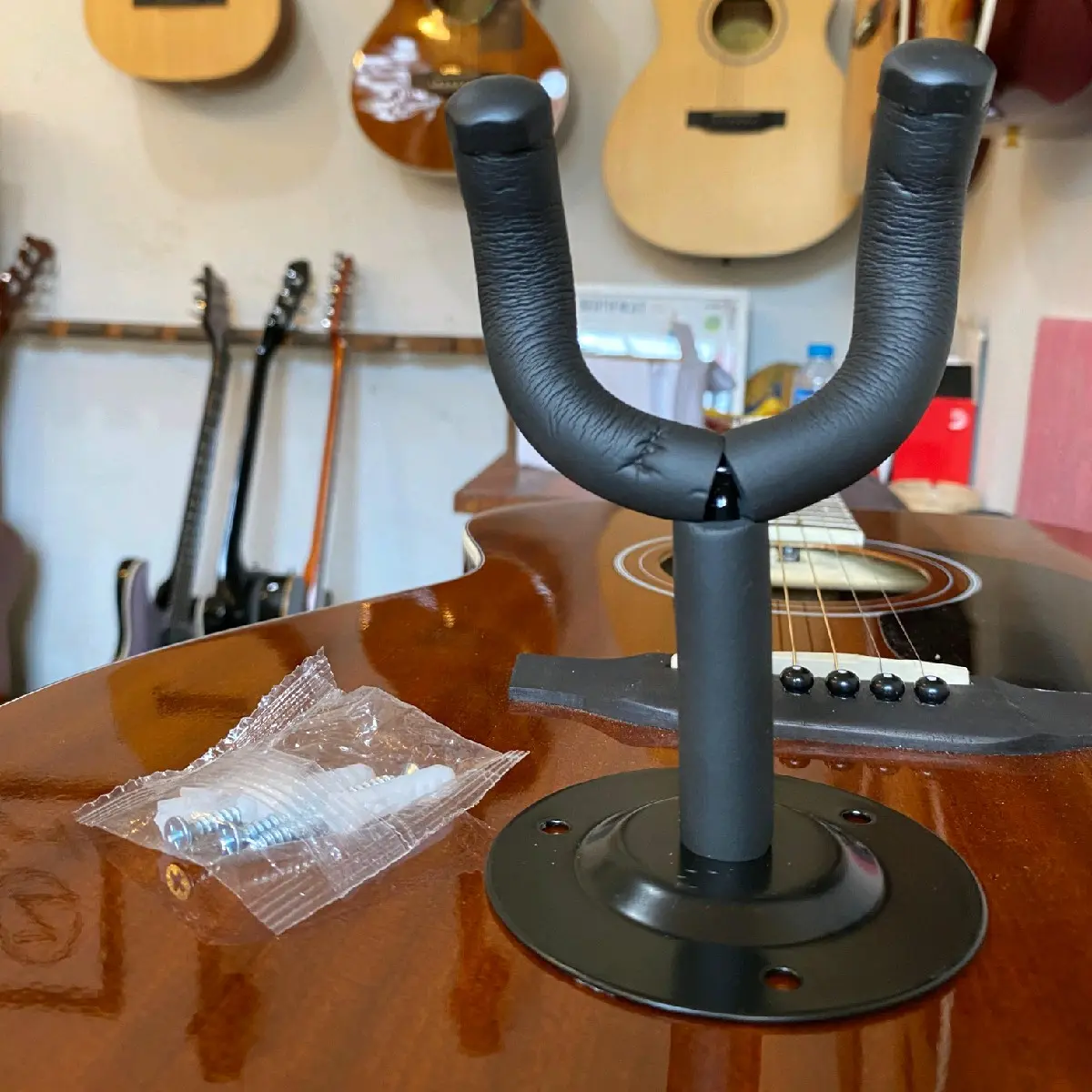 Gantungan gitar, gitar hanger